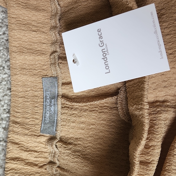 Stretchy flare leg pant - Picture 3 of 4